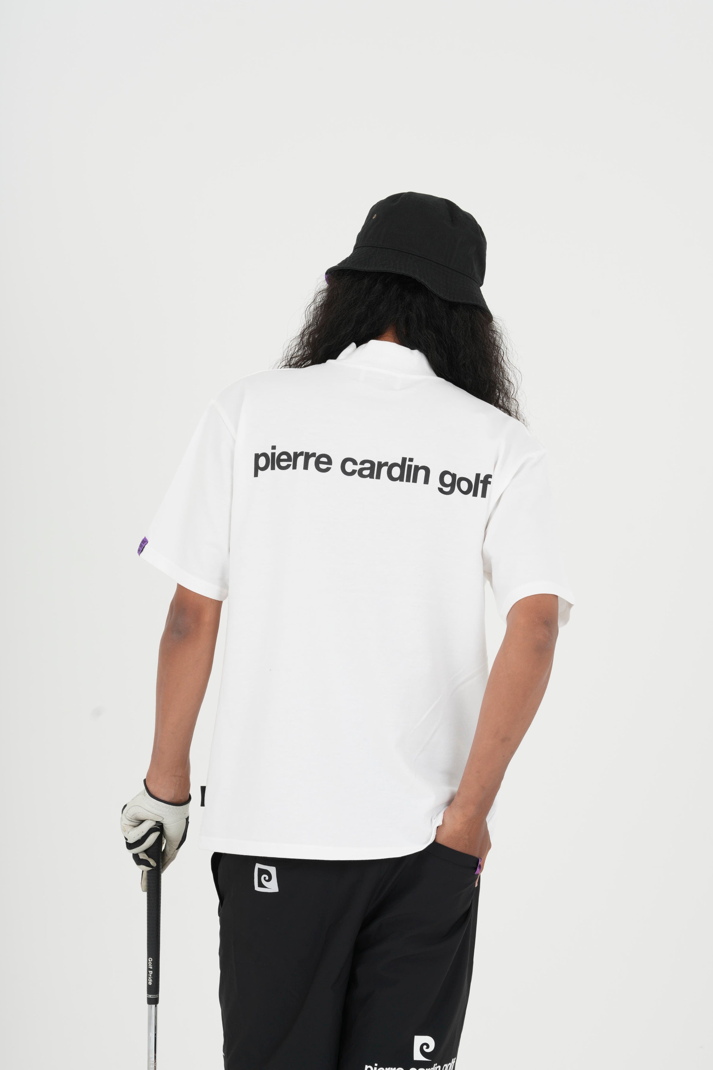 Back logo short sleeve mock neck｜WHITE - model