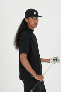 Back logo short sleeve mock neck｜BLACK - model