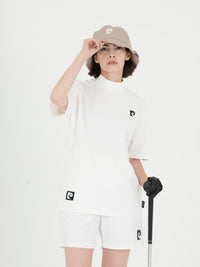 Back logo short sleeve mock neck｜WHITE - model