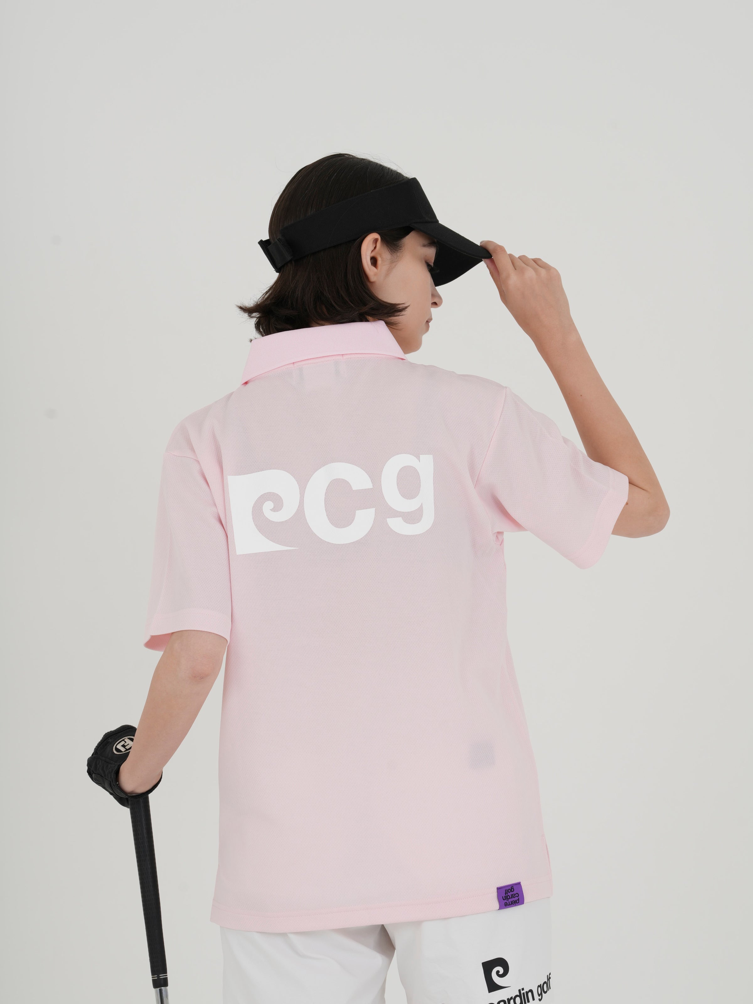 Back pcg logo short sleeve ladies polo｜PINK - model