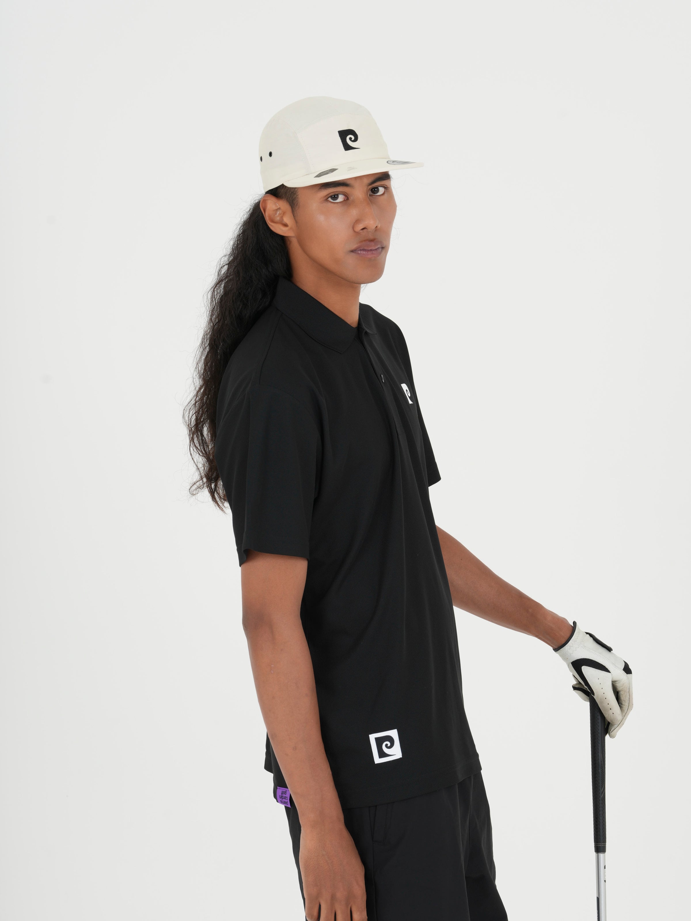 Back pcg logo short sleeve polo｜BLACK - model