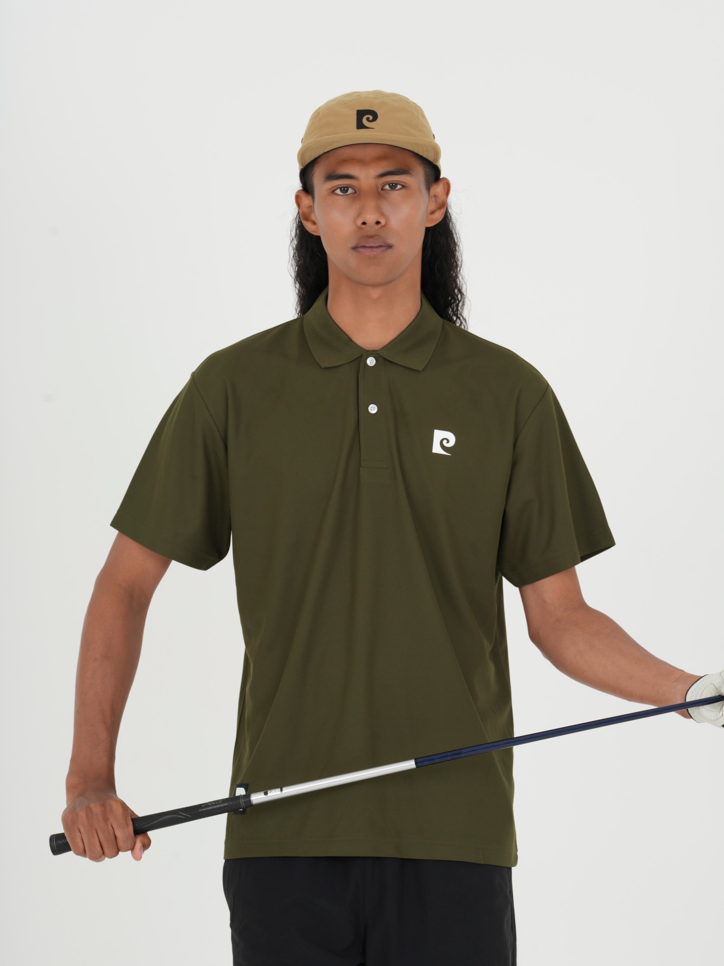 Back pcg logo short sleeve polo｜KHAKI - model