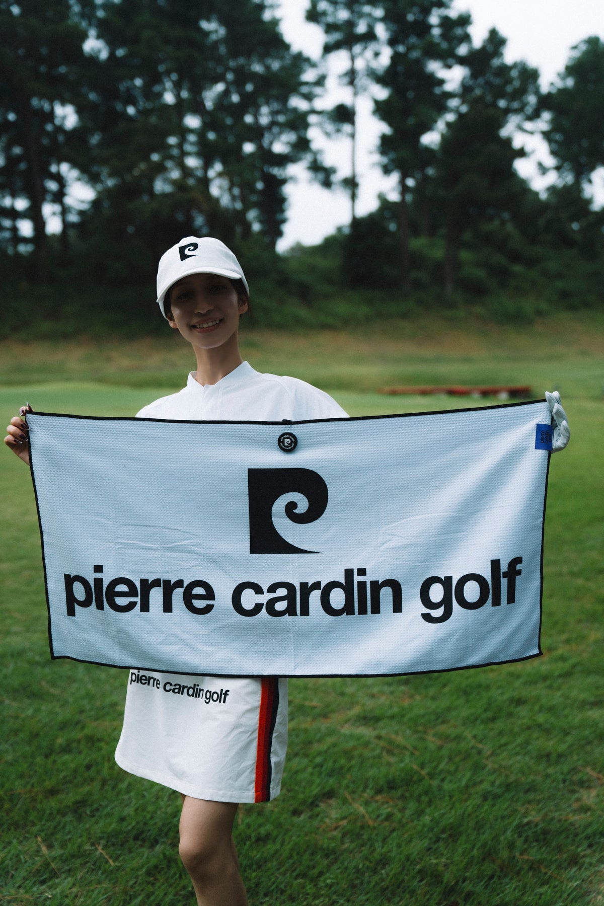 logo design towel｜WHITE × BLACK - model