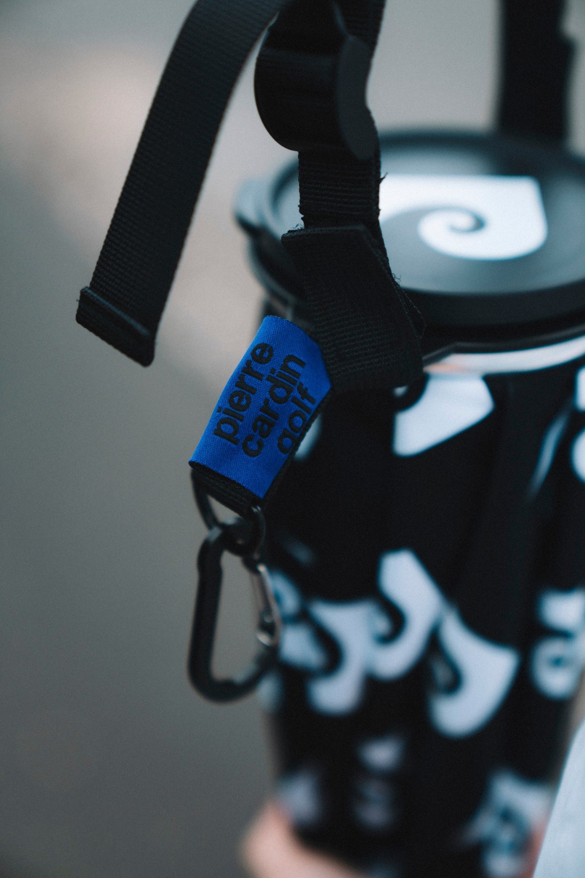 P logo ice pack｜BLACK - model