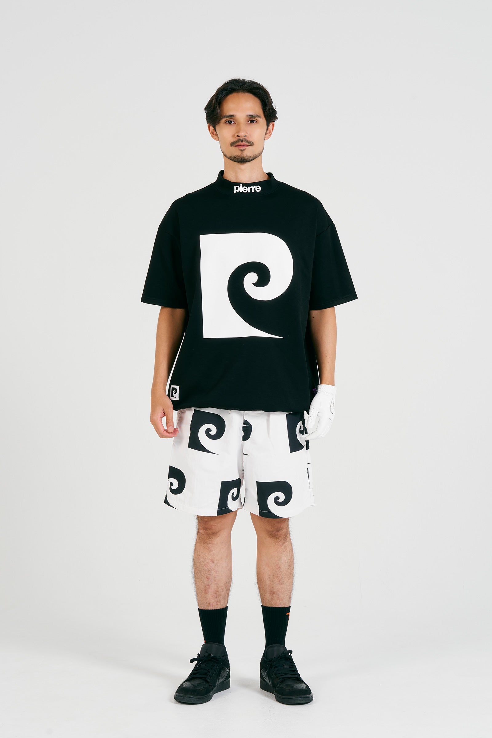 P logo short sleeve mock-neck | BLACK