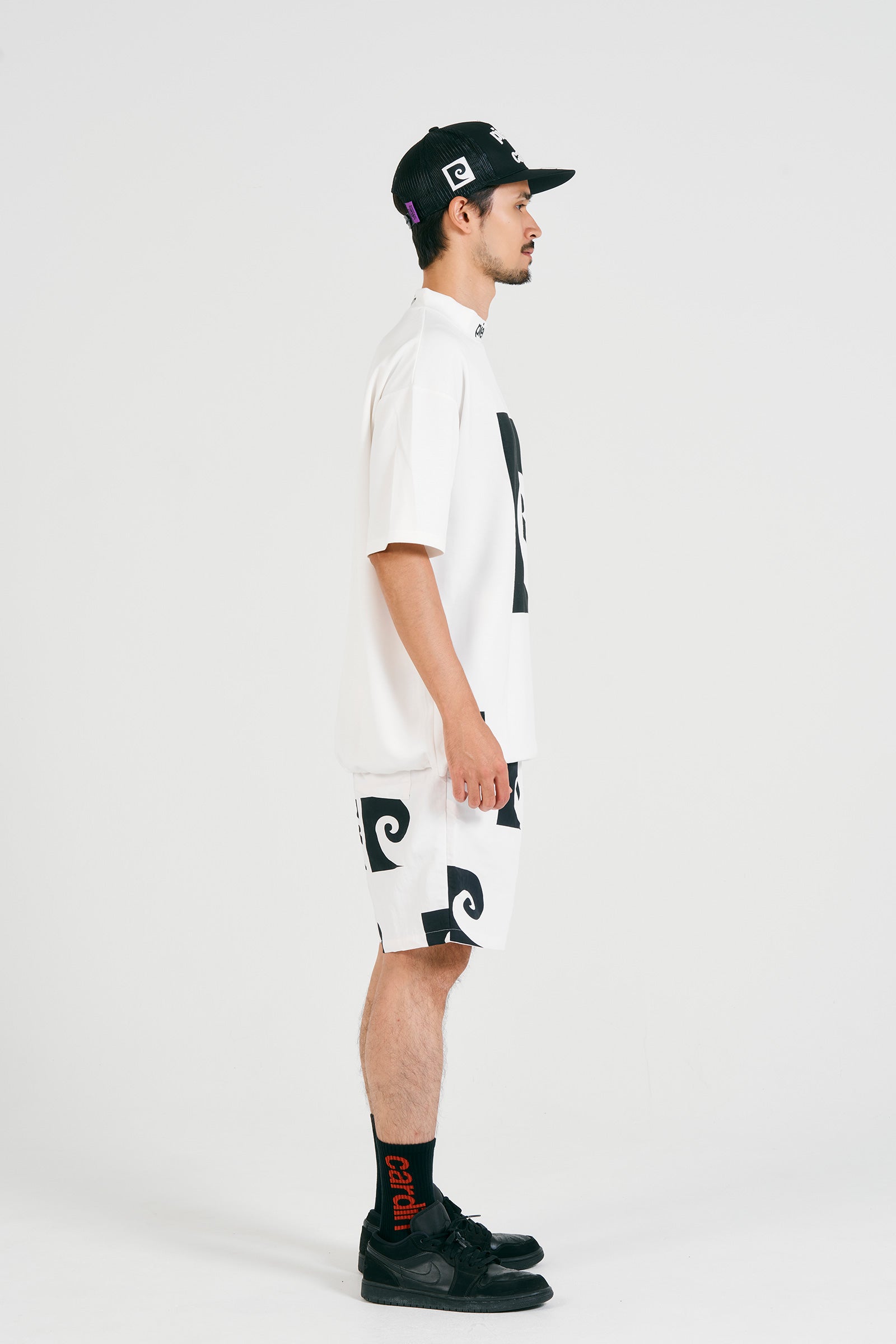 P logo short sleeve mock-neck | WHITE