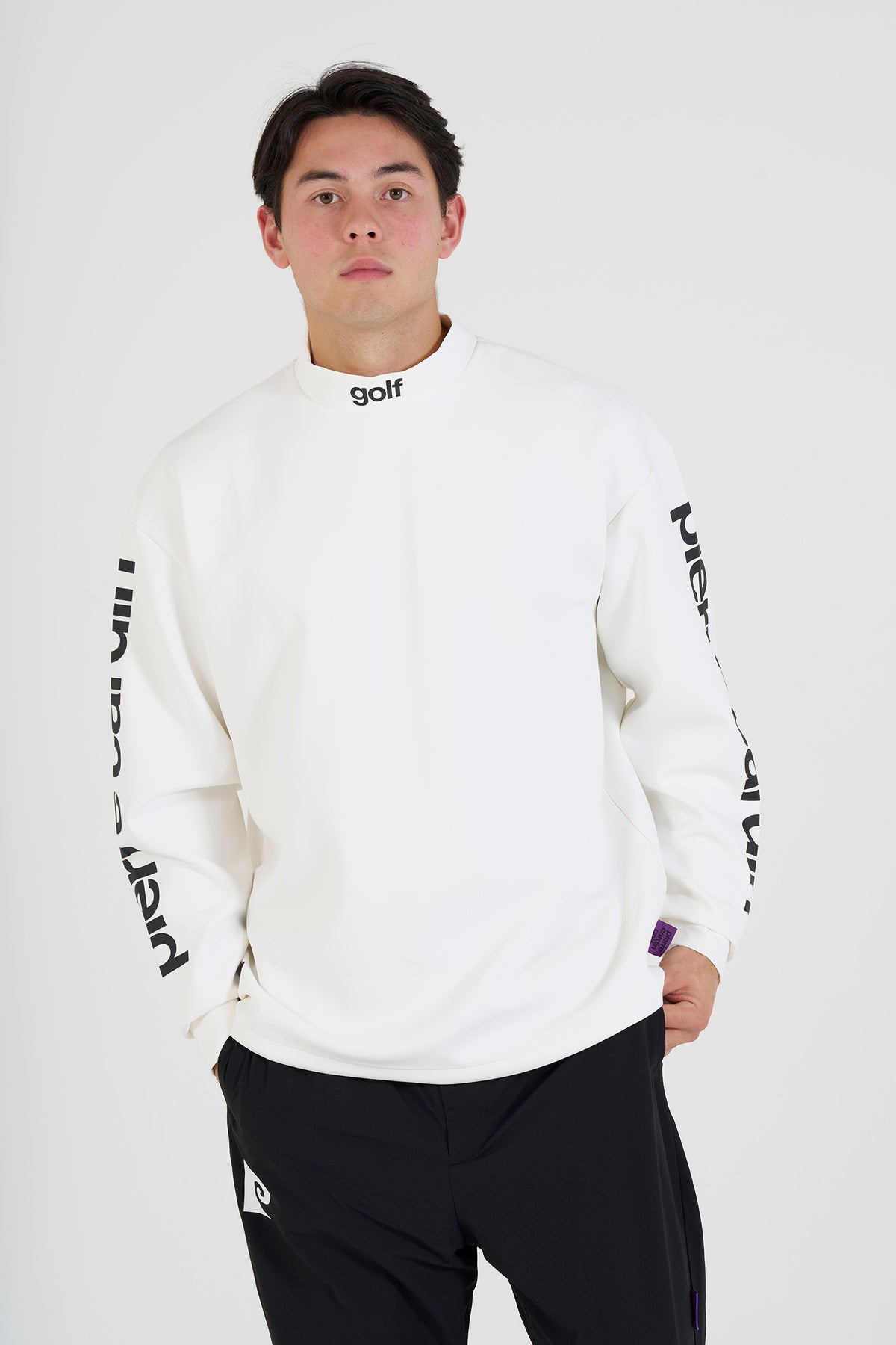 P logo longsleeve mock neck | WHITE × BLACK