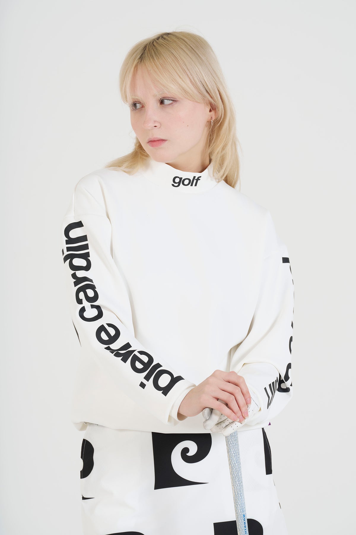 P logo longsleeve mock neck | WHITE × BLACK