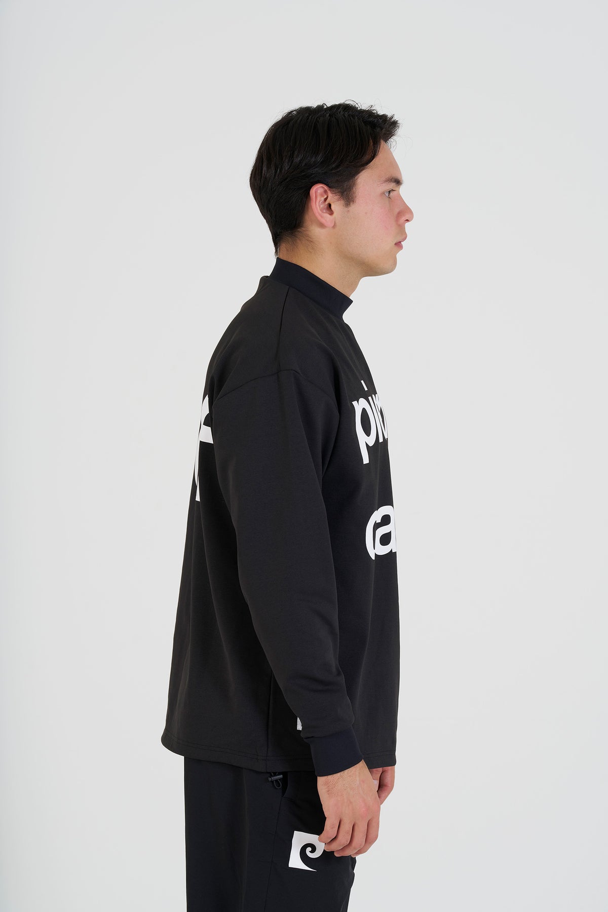 longsleeve mock neck | BLACK × WHITE
