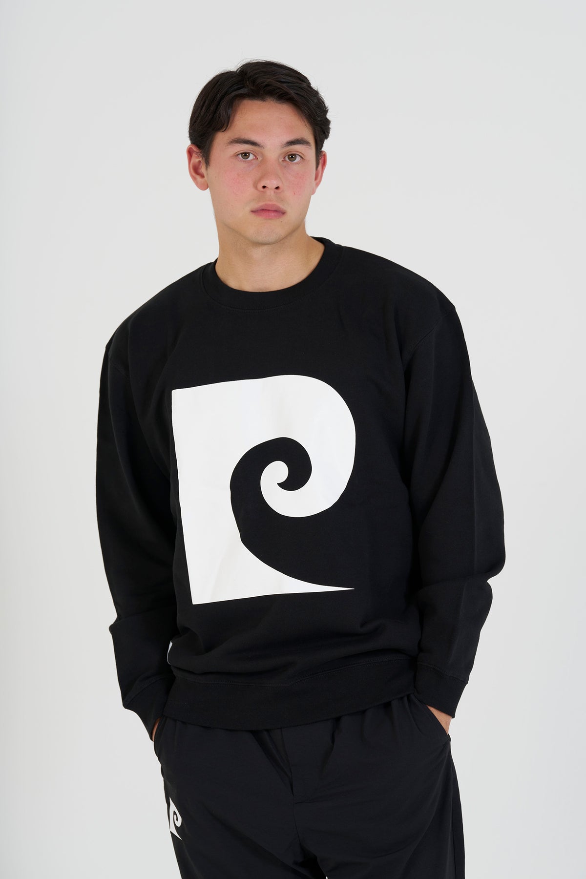 P logo sweat |BLACK