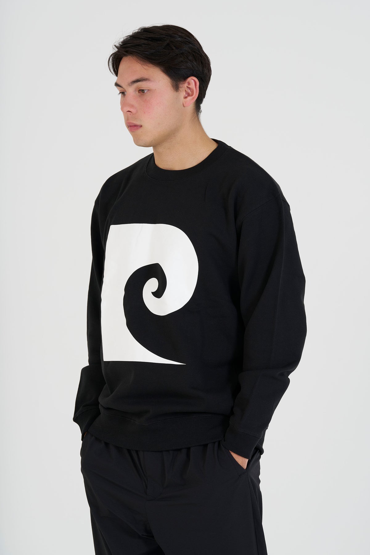P logo sweat |BLACK