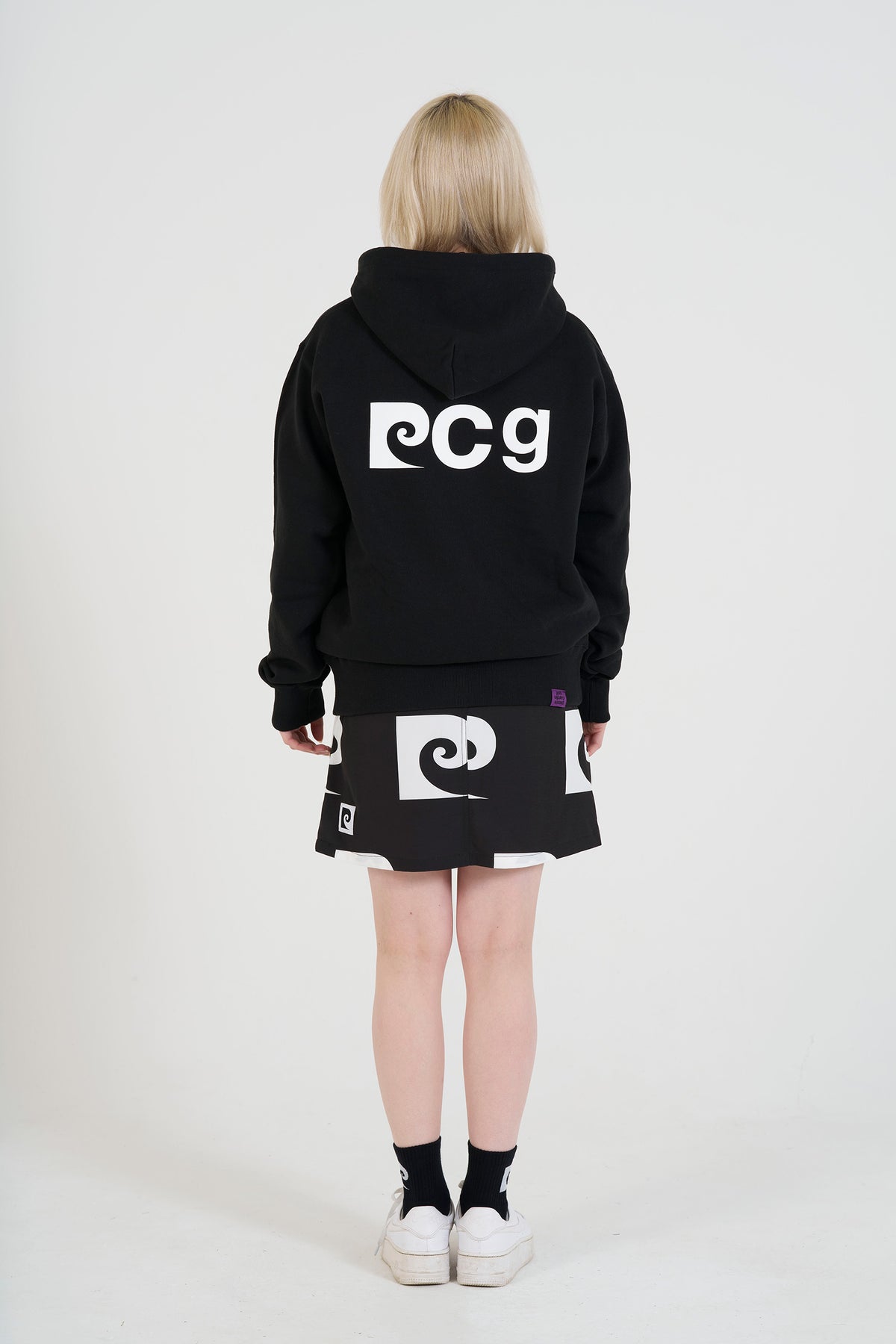 pierre cardin golf P logo hoodie | BLACK