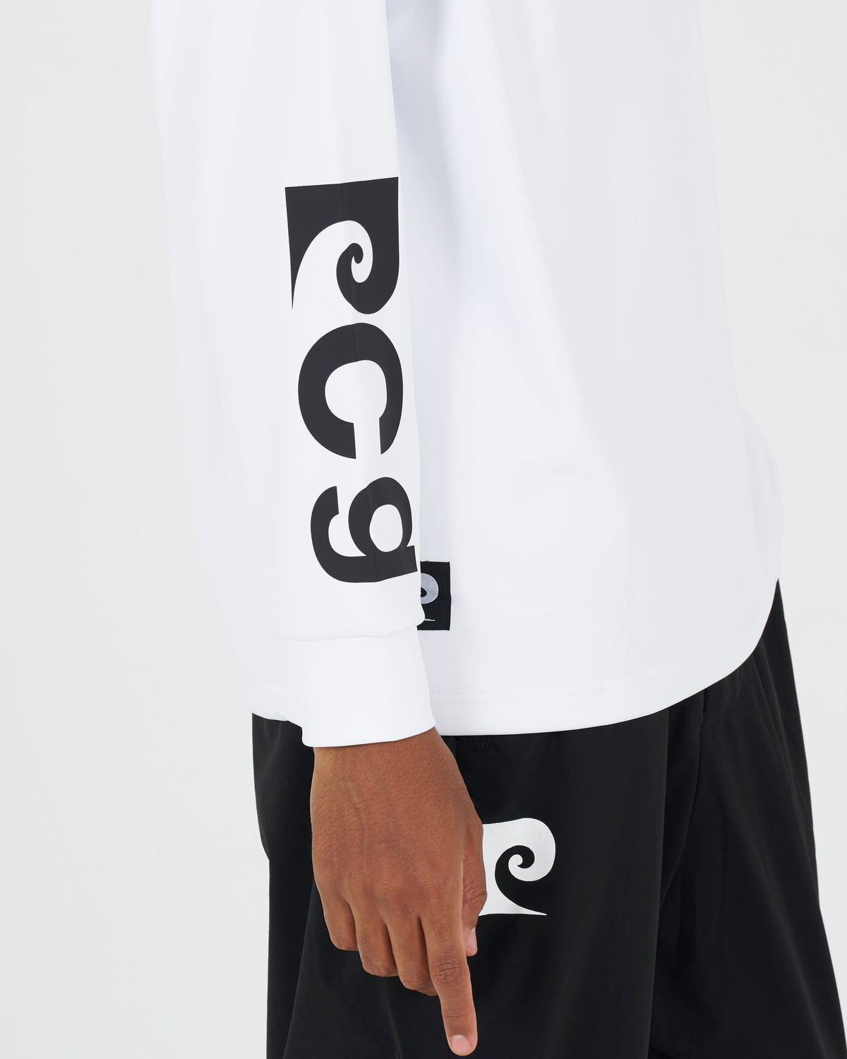 PCG logo long sleeve mock neck｜WHITE